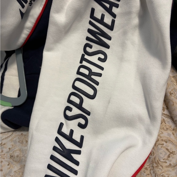 Men’s Nike Sweater - Size Small - Picture 6 of 6